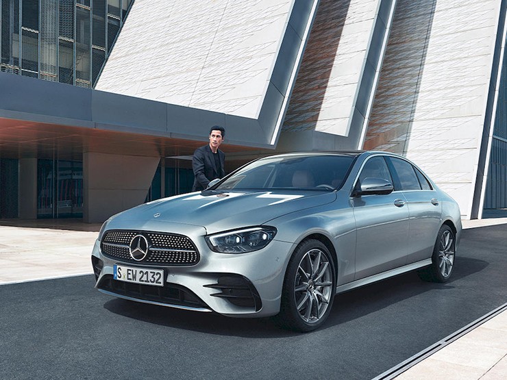 Mercedes-Benz giảm giá loạt xe phân phối chính hãng trong tháng này - 1