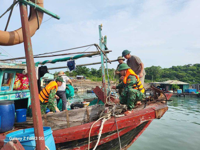 Ứng phó bão số 1, Quảng Ninh bắt đầu sơ tán dân khỏi vùng nguy hiểm - 1