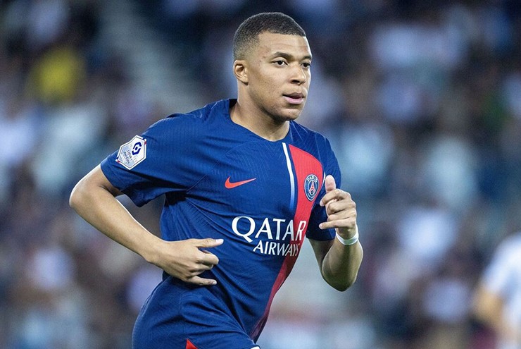 Mbappé xem Ronaldo là thần tượng lớn nhất mọi thứ đều noi gương CR7