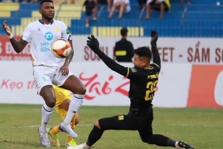 Video bóng đá Thanh Hóa - Nam Định: Trả giá vì sai lầm, top 3 lung lay (V-League)