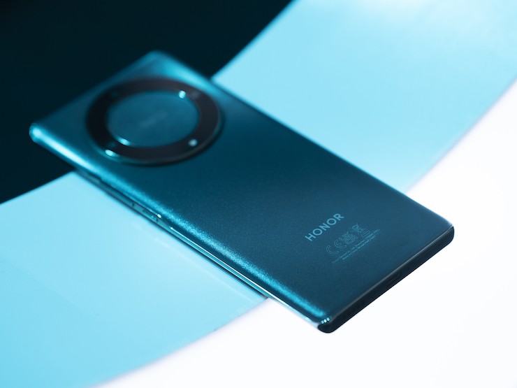 Honor tung bộ ba smartphone giá rẻ, pin khỏe trong hình hài của flagship - 1
