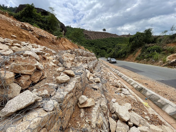 Ám ảnh cung đèo &#34;tử thần&#34; nối Nha Trang - Đà Lạt - 23