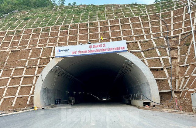 Cận cảnh hầm xuyên núi nối cao tốc Thanh Hóa - Nghệ An - 3