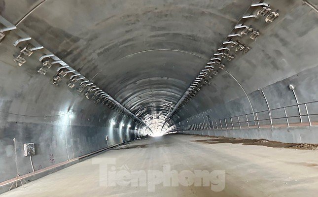 Cận cảnh hầm xuyên núi nối cao tốc Thanh Hóa - Nghệ An - 7