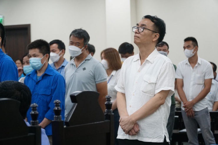 Ông Trần Hùng bị phạt 9 năm tù tội nhận hối lộ - 1