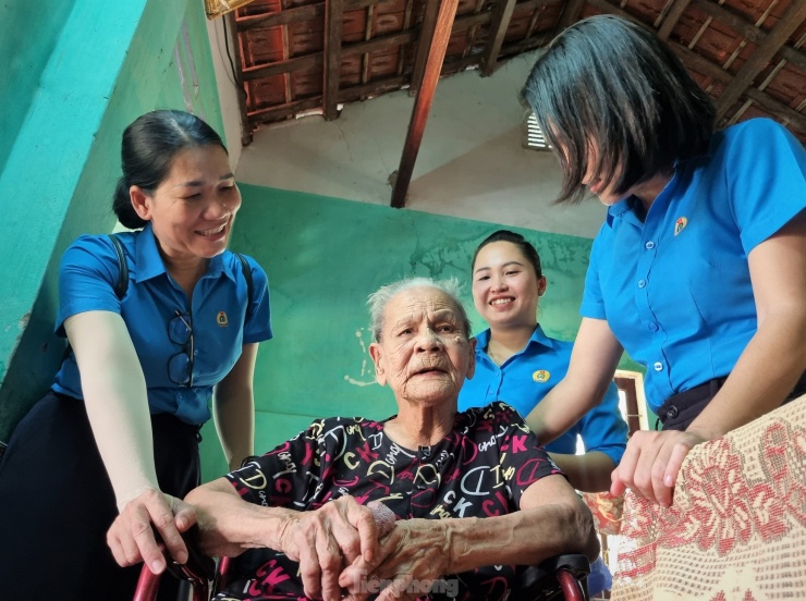 Bà Mẹ Việt Nam anh hùng 100 tuổi ở Đà Nẵng: Con 50 năm vẫn chưa chịu về ăn cơm với mẹ - 3