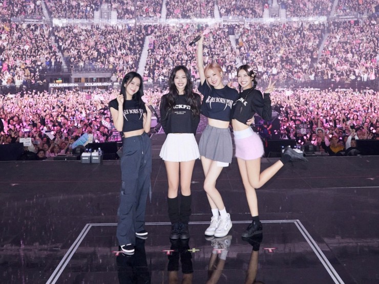 Concert BLACKPINK tại Hà Nội bị yêu cầu thu hồi giấy phép vì vi phạm bản  quyền