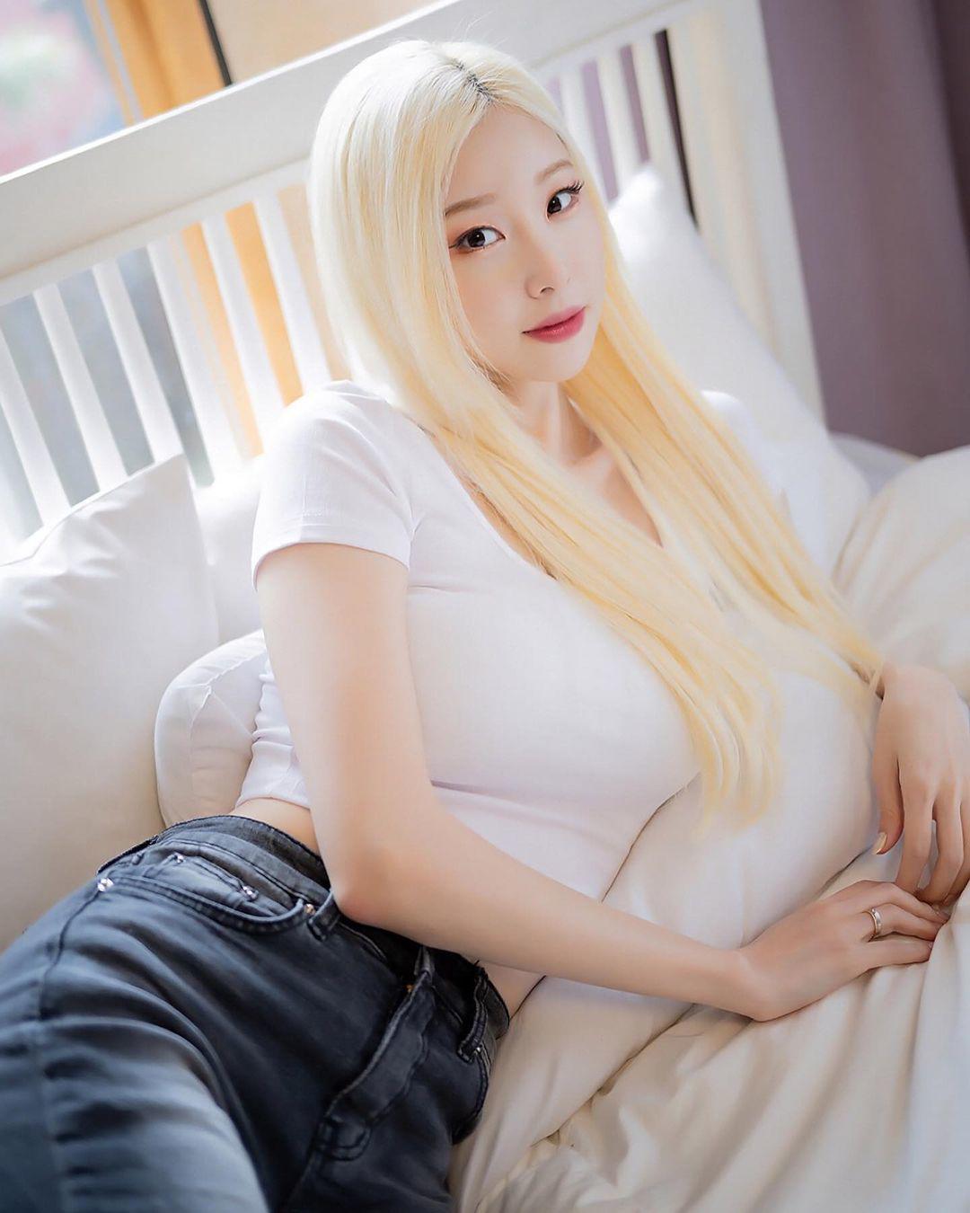 Vẻ đẹp ngọt ngào của &#34;nữ thần cổ vũ&#34; làm mẫu trang bìa tạp chí đàn ông Hàn Quốc - 6