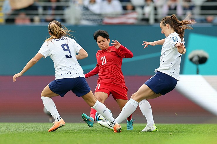 “Nấm lùn” Vạn Sự của ĐT nữ Việt Nam tự tin đấu Á quân World Cup - 1