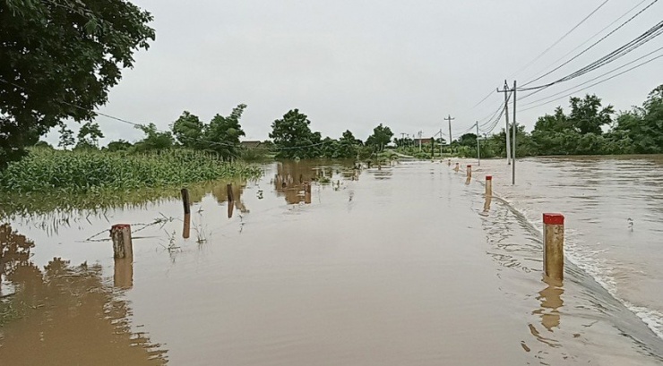 Chùm ảnh: Hàng trăm ngôi nhà ở Đắk Lắk, Đắk Nông bị ngập - 3