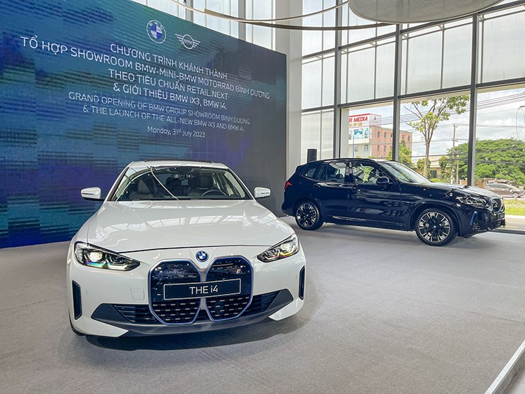 Bộ đôi xe điện BMW i4 và iX3 ra mắt thị trường Việt Nam - 1