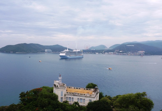 Du thuyền Spectrum of the Seas lớn nhất Châu Á đến Nha Trang - 1