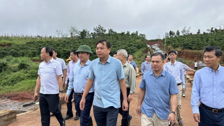 Thứ trưởng Bộ NN&PTNT lý giải nguyên nhân sạt lở, sụt lún đất ở Đắk Nông - 1