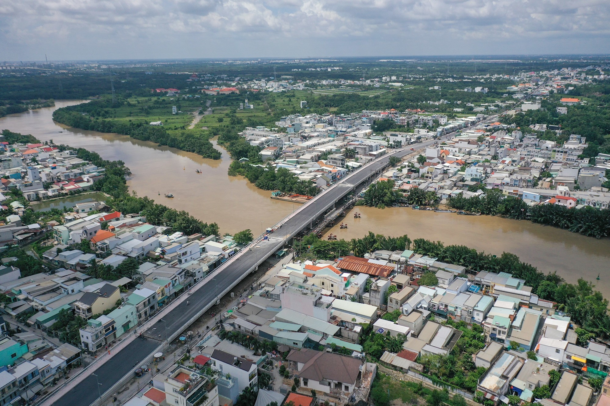 Diện mạo &#34;cây cầu trọng điểm&#34; hàng trăm tỷ ở TP.HCM sắp thông xe - 1