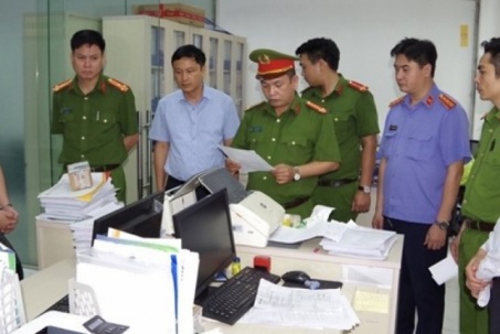Khi nhân viên ngân hàng cầm đầu đường dây "tín dụng đen"