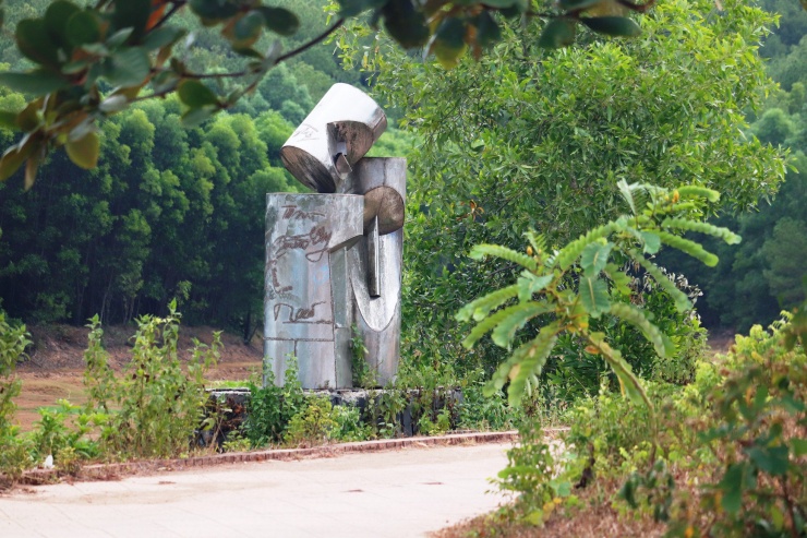 Cảnh hoang phế, xuống cấp của &#39;công viên rùng rợn&#39; Thủy Tiên sau 6 năm bị thu hồi - 4