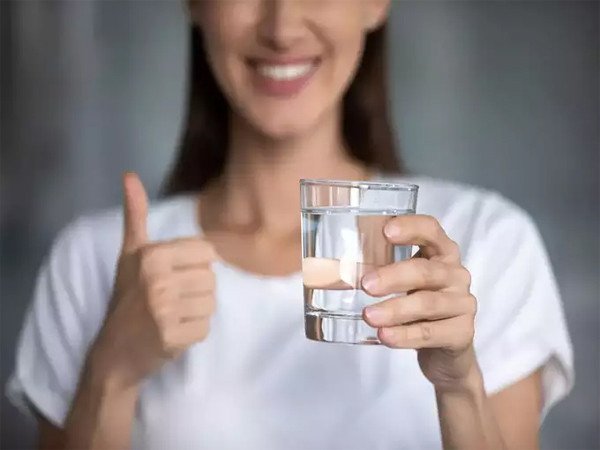Điều gì sẽ xảy ra khi bạn uống thiếu nước? 5 tín hiệu cảnh báo cơ thể bạn đang thiếu nước trầm trọng! - 1