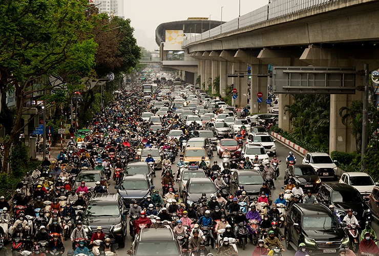 Giao thông đường Nguyễn Trãi trước và sau khi dỡ bỏ dải phân cách cứng - 1