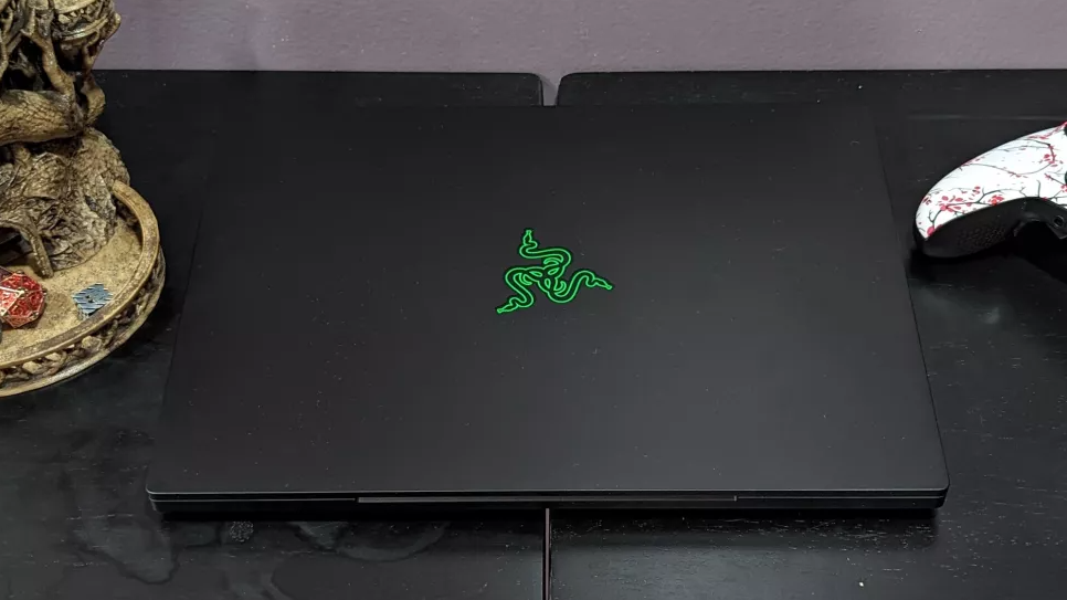 Top máy tính xách tay chơi game pin "trâu" nhất hiện nay - 4