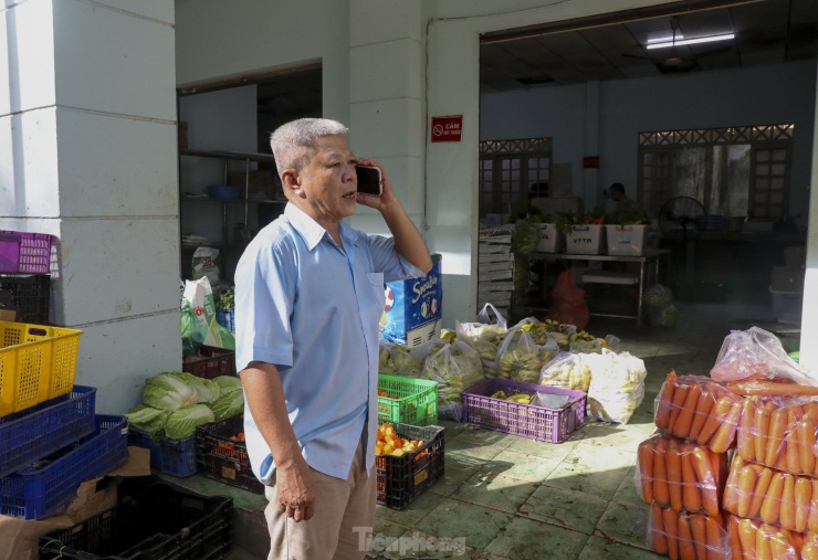 Một ngày làm việc của &#34;anh nuôi&#34; muông thú 30 năm qua ở Thảo Cầm Viên - 12