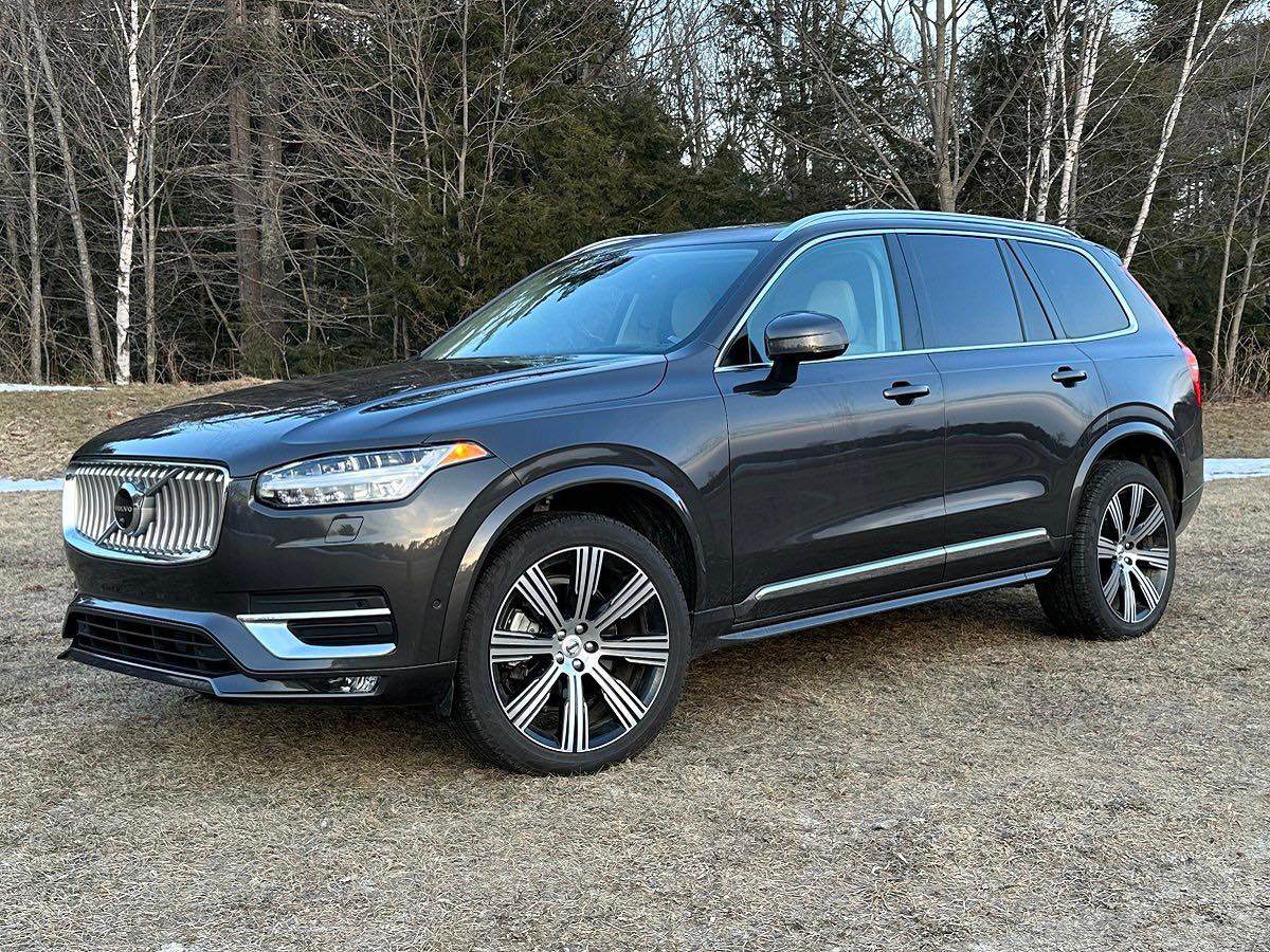 Mua xe sang Volvo XC90, cựu thư ký của ông Nguyễn Thanh Long được Phan Quốc Việt chuyển 2 tỷ đồng - 1