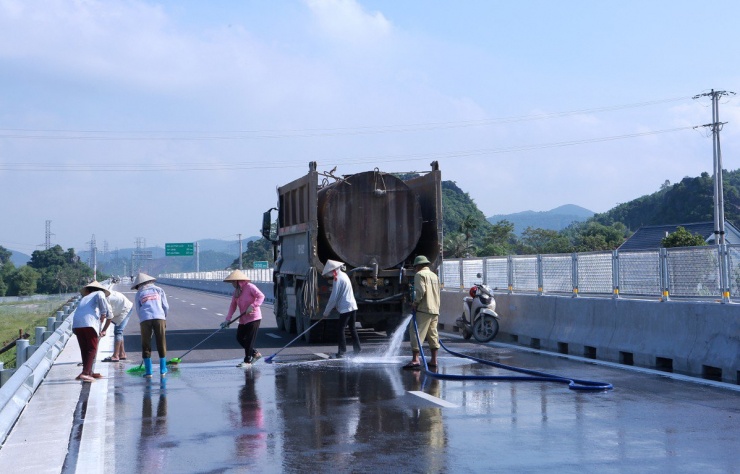 Ngắm hầm xuyên núi đá đầu tiên trên cao tốc Nghi Sơn - Diễn Châu - 13