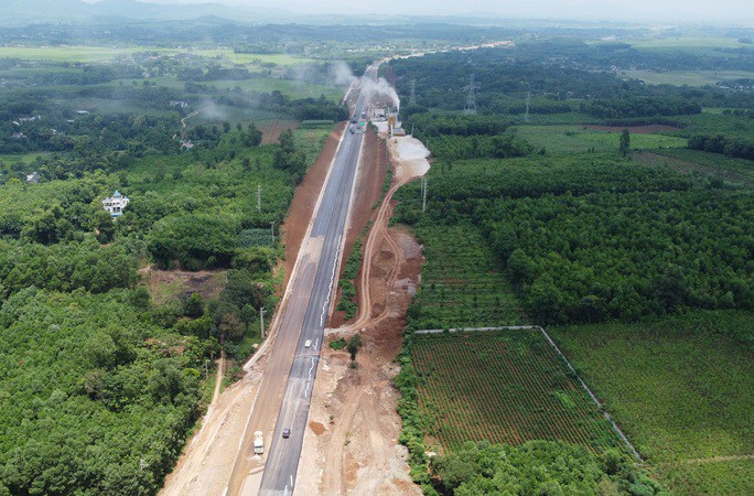 Ngổn ngang cao tốc Quốc lộ 45 - Nghi Sơn trước ngày thông xe - 2