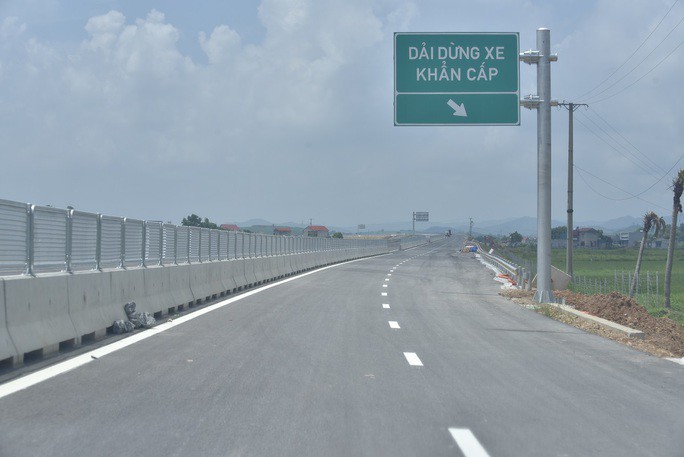 Ngổn ngang cao tốc Quốc lộ 45 - Nghi Sơn trước ngày thông xe - 1
