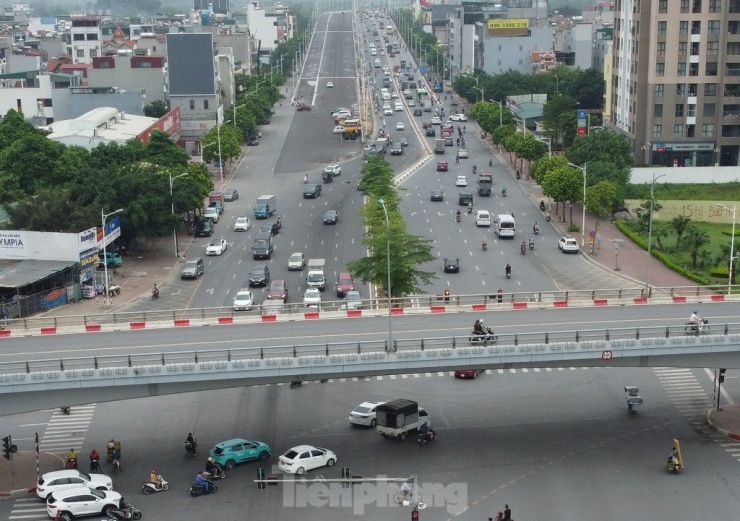 Cận cảnh &#34;điểm đen&#34; ùn tắc nút giao Cổ Linh - Đàm Quang Trung, nơi chuẩn bị xây hầm chui - 2