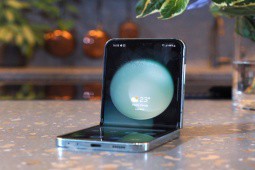 Vén màn sức chống chịu đáng kinh ngạc của Galaxy Z Flip 5