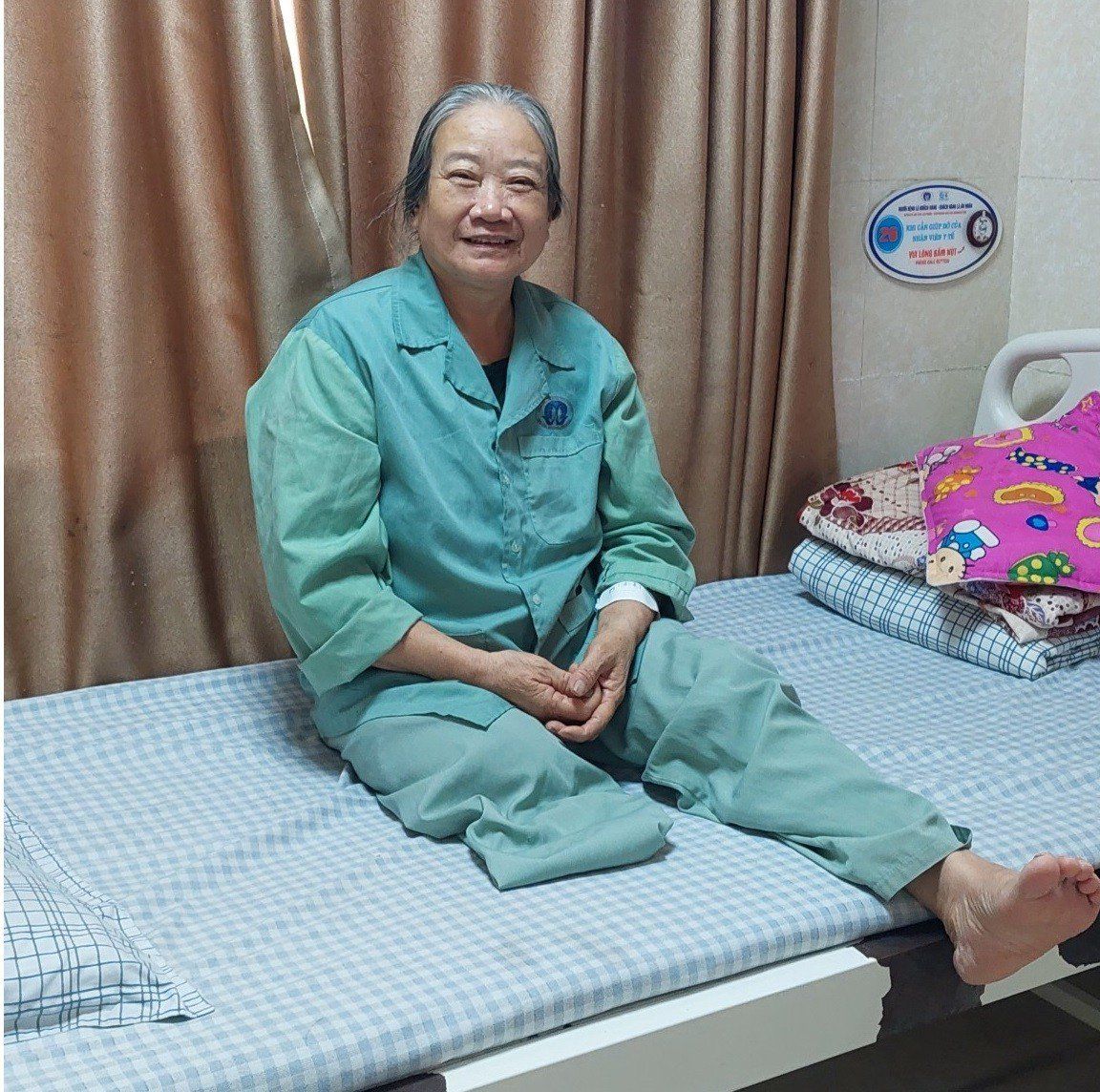 Thấy “vảy ốc” ở chân, người phụ nữ đi khám phát hiện ung thư di căn - 1