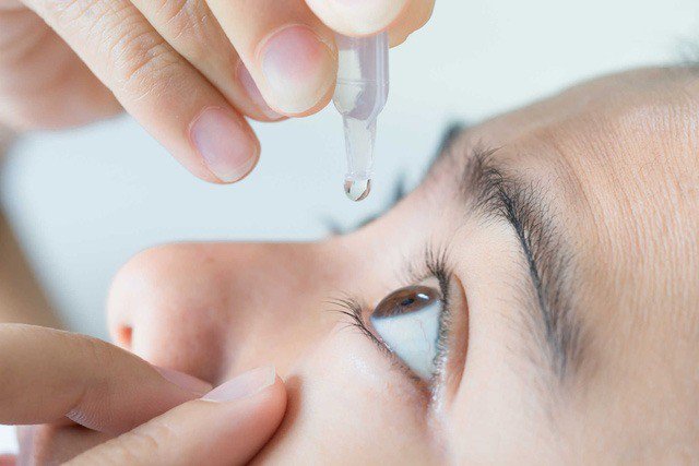 Sai lầm khi sử dụng thuốc nhỏ mắt có thể khiến bạn mù lòa - 1