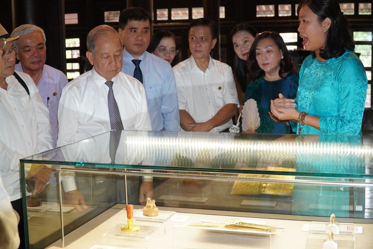 Vào bảo tàng Cung đình tròn 100 tuổi ở Huế, chiêm ngưỡng các bảo vật vô giá - 8