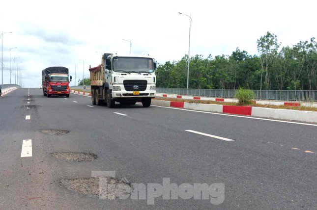 Cầu đường nghìn tỷ nối Bình Dương, Tây Ninh thông xe chưa lâu đã xuống cấp - 7