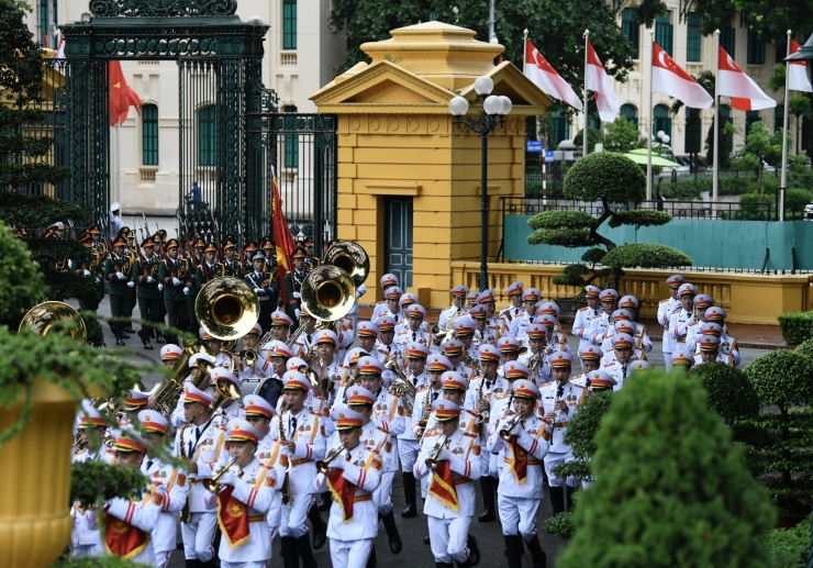 Thủ tướng Phạm Minh Chính chủ trì lễ đón Thủ tướng Singapore Lý Hiển Long - 1