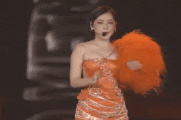 Phản ứng của khán giả về màn hát live của Chi Pu tại chung kết Miss Grand Vietnam