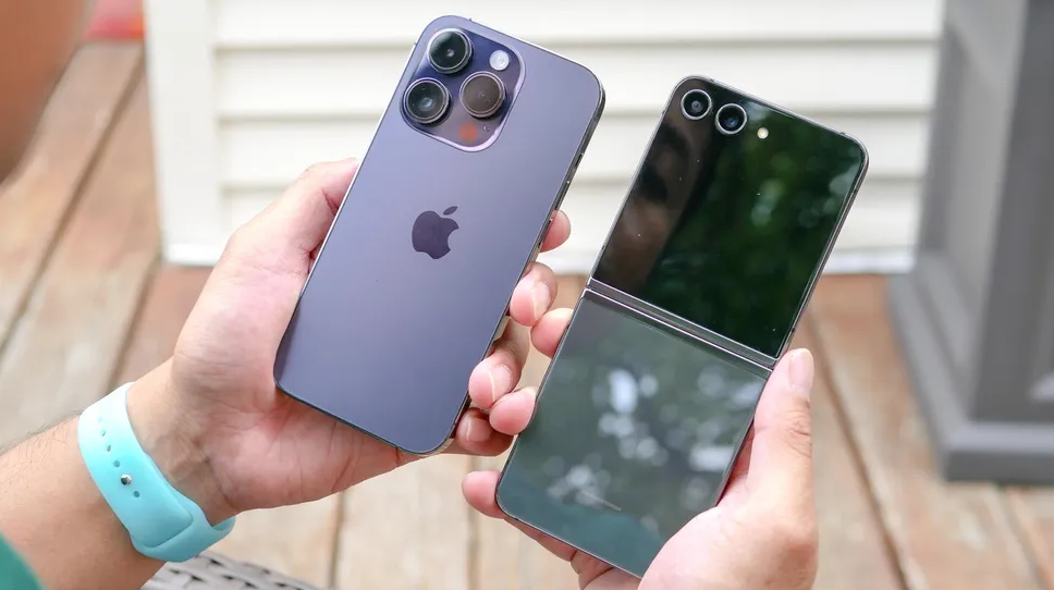 Liệu iPhone 15 Pro có sánh kịp Galaxy Z Flip 5? - 3