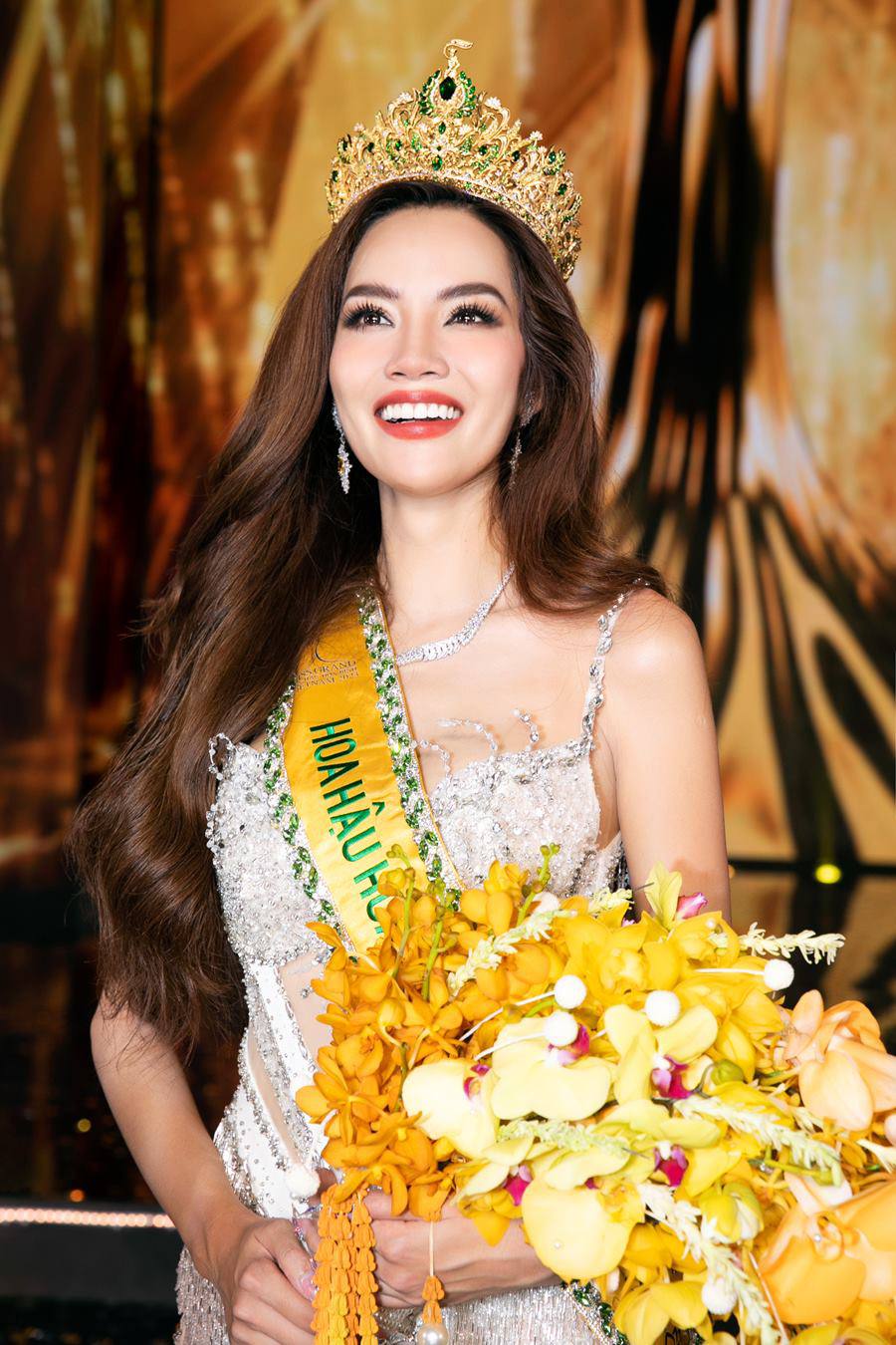 Quá khứ của tân Miss Grand Vietnam 2023: Mẹ định bán nhà để &#34;đầu tư&#34; thi hoa hậu - 2