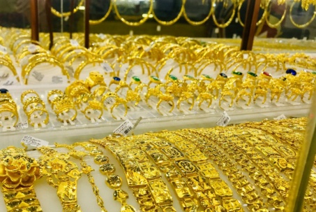 Giá vàng thời điểm hôm nay 30/8: Tăng "bốc đầu" tuy nhiên Chuyên Viên Dự kiến ko bao nhiêu lạc quan