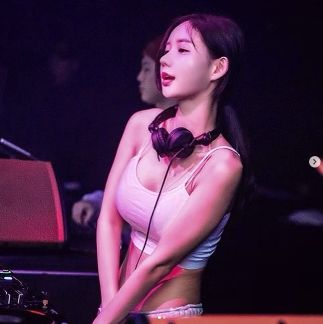DJ nóng bỏng nhất Hàn Quốc trở lại khiến fan "náo loạn" - 9