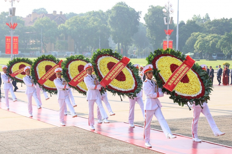 Lãnh đạo Đảng, Nhà nước viếng Chủ tịch Hồ Chí Minh nhân dịp Quốc khánh - 1