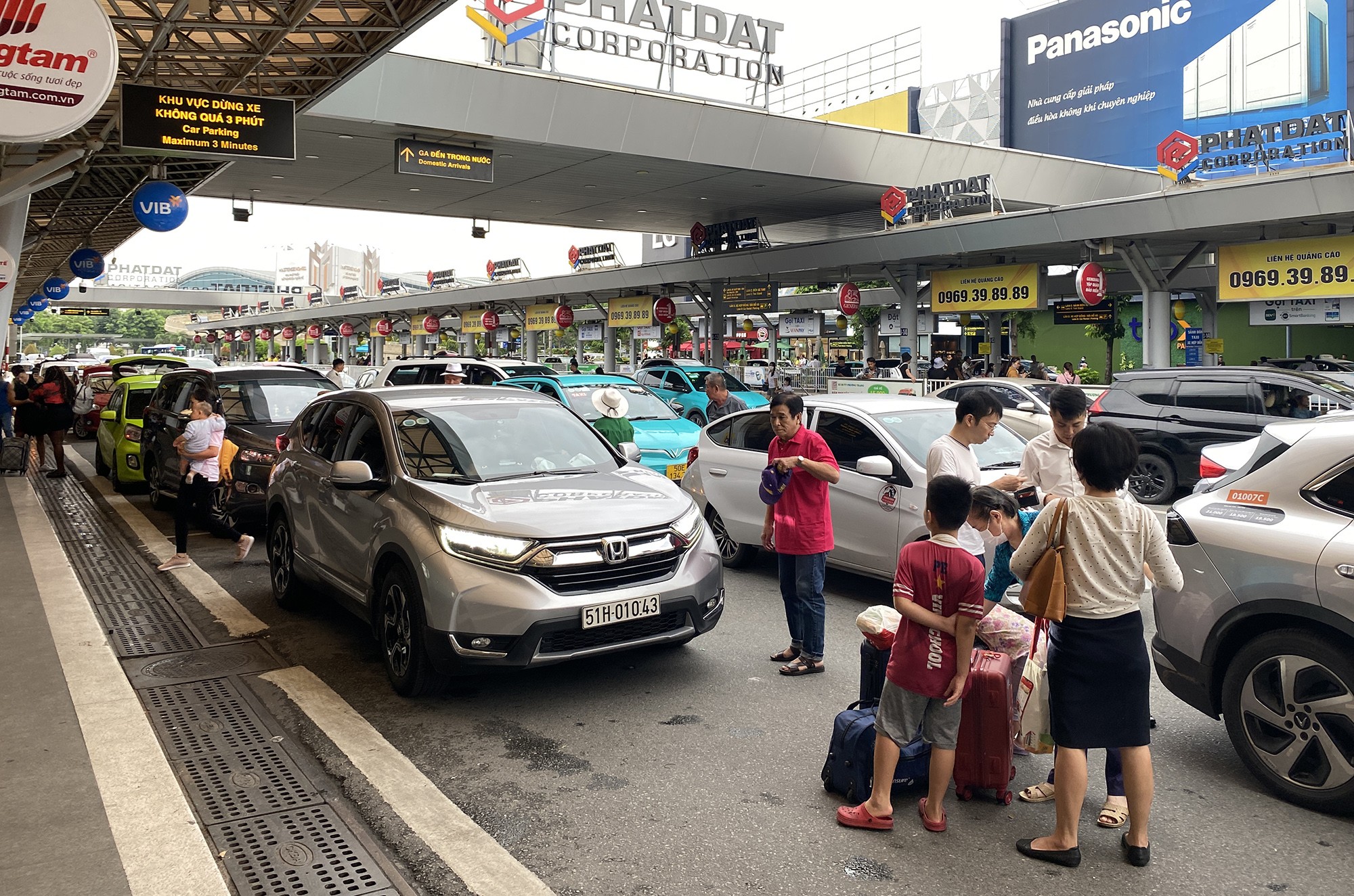 Người dân ùn ùn về quê nghỉ lễ 2/9, tắc đường muôn nẻo ở Hà Nội, TP.HCM - 28