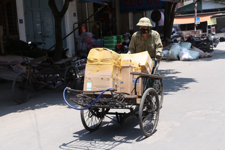 Những người không có ngày nghỉ lễ 2/9 - 5