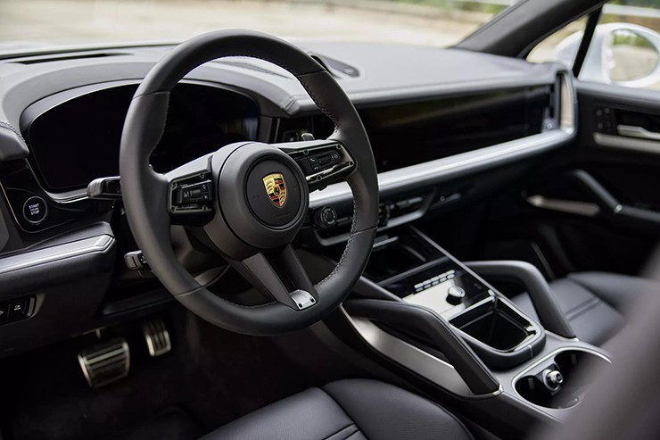 Mẫu xe SUV Porsche Cayenne E-hybrid đầu tiên lộ diện - 9