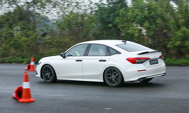 Giá xe Honda Civic niêm yết và lăn bánh tháng 9/2023, giảm 50% LPTB - 5