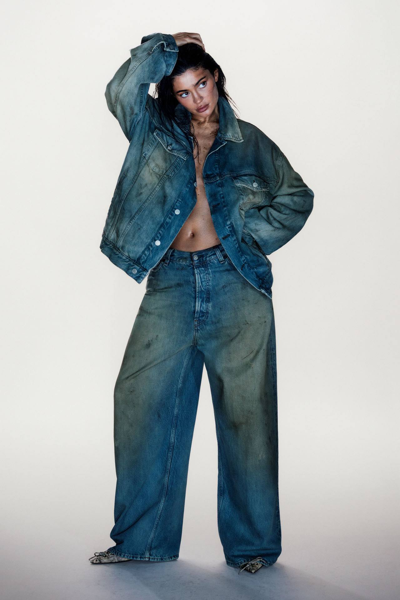 Kylie Jenner đứng đầu chiến dịch denim FW23 của Acne Studios - 2