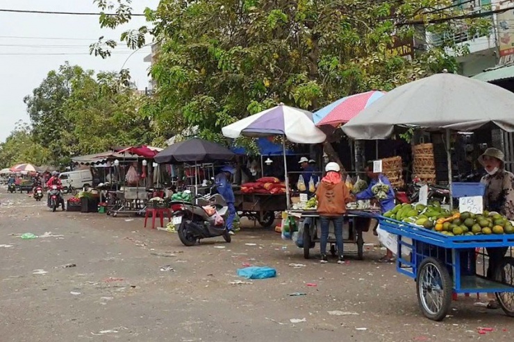 Điều tra: Trật tự đô thị “làm luật” người bán hàng rong - Trả xe nhưng giữ lại &#34;rơmoóc&#34; tự chế - 4