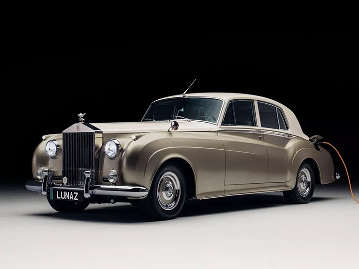 Xe siêu sang Rolls-Royce Silver Cloud II đời 1960 được đại tu thành xe điện - 1