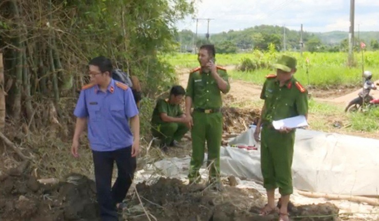 Sập mái taluy công trình khu tái định cư, 1 người tử nạn - 1