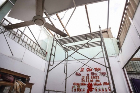 Mưa rộng lớn kèm cặp lốc xoáy thực hiện tốc cái 137 tòa nhà ở Long An